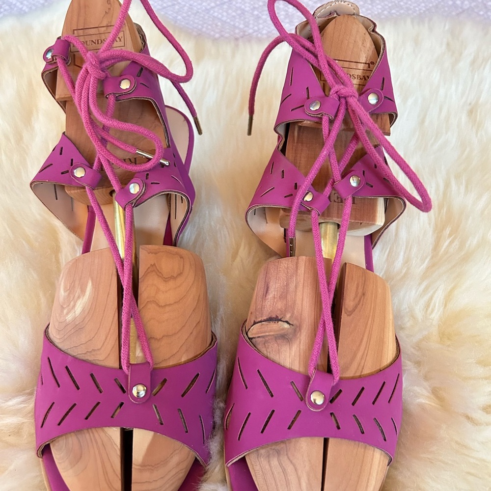 JC 3” lace up wedge. Fuchsia/hot pink. Size 7.